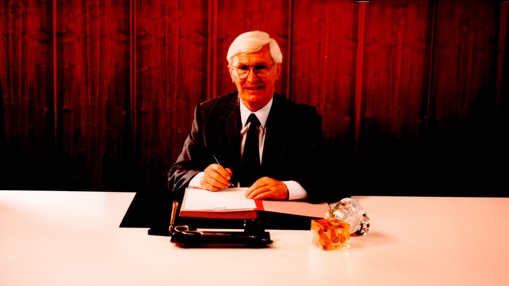 Walter Huttenlocher bei Gründung